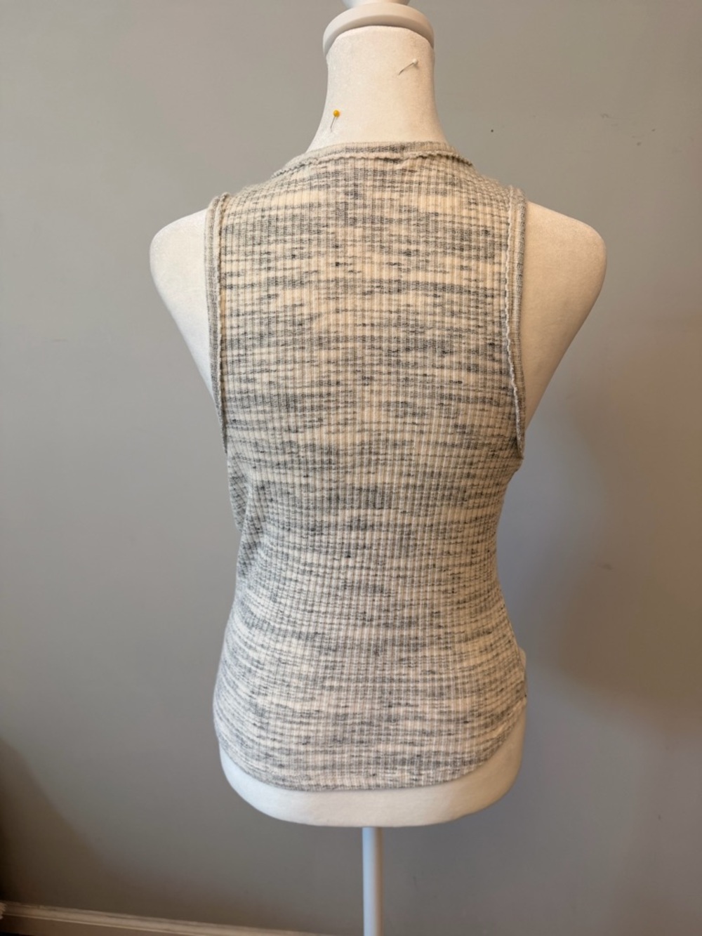 Project Social T Marled Oatmeal Ribbed Button Tank - Picture 4 of 7